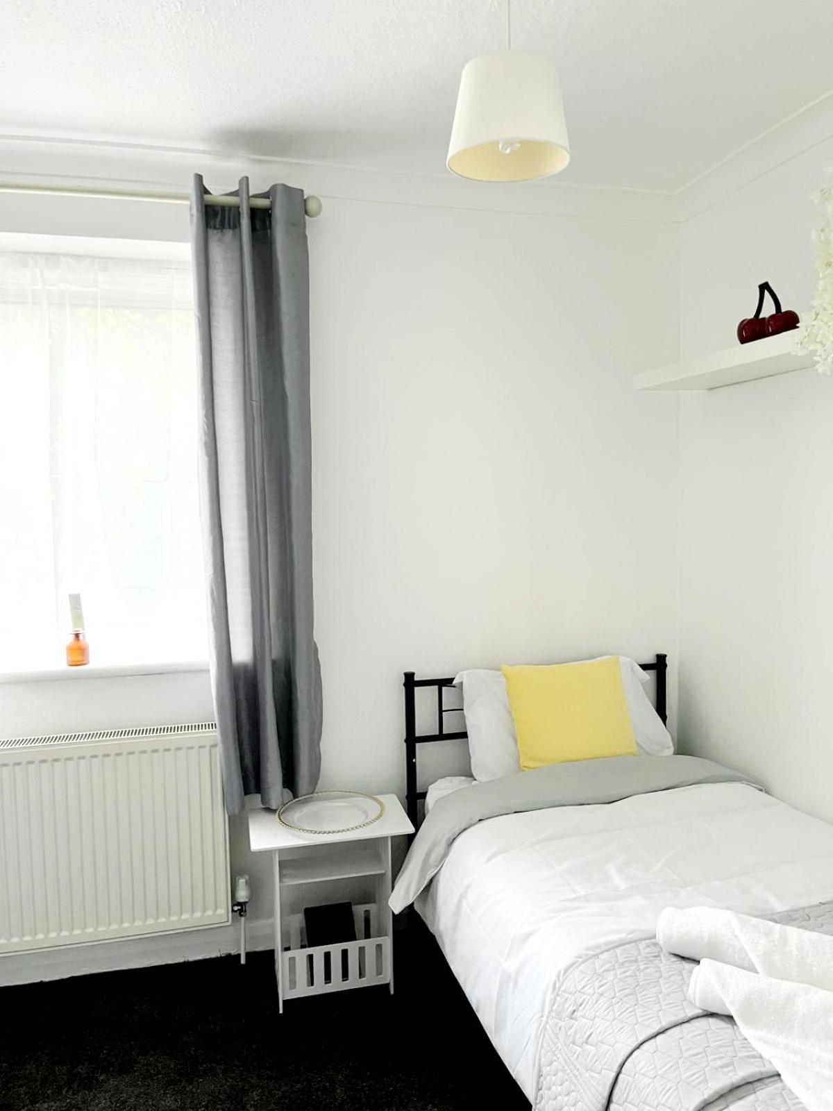 Cosy Room Stay 5 Sutton  Exterior foto